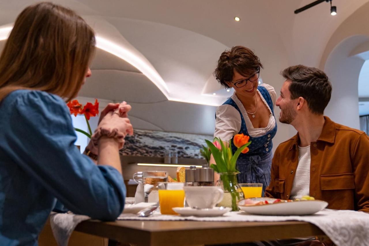 Hotel Restaurant Zur Post Melk Eksteriør billede