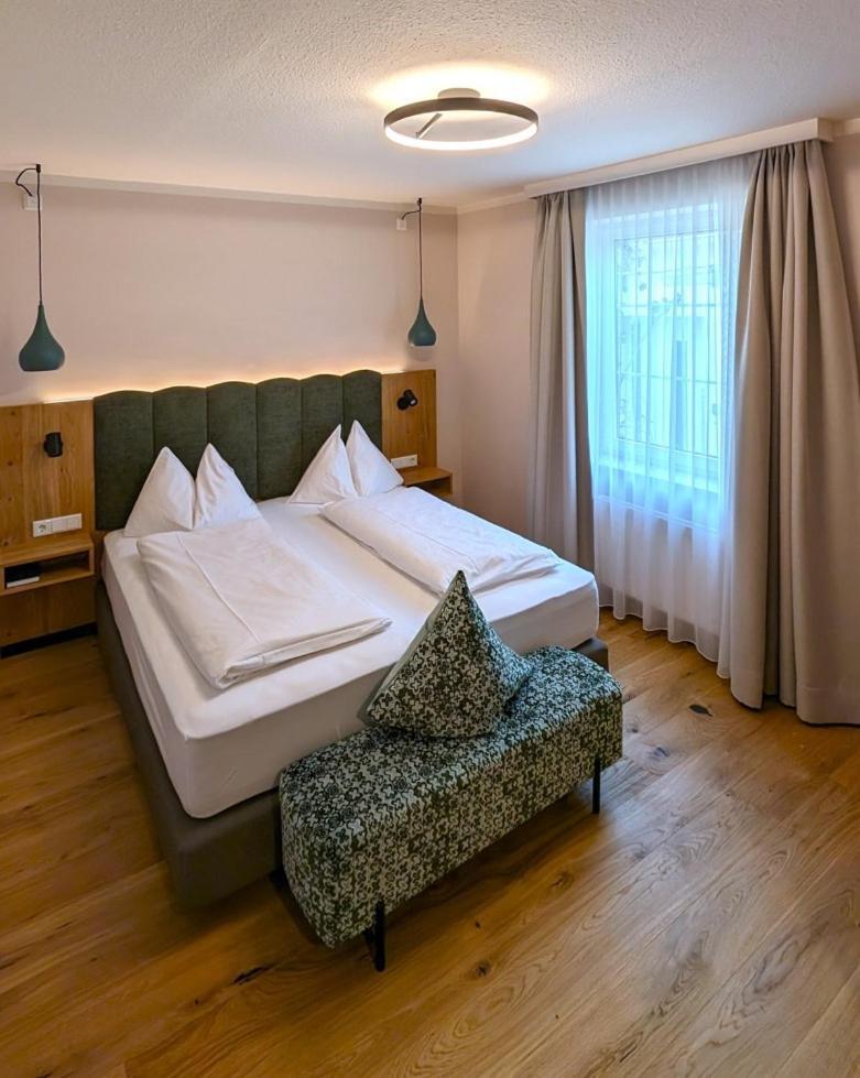 Hotel Restaurant Zur Post Melk Eksteriør billede