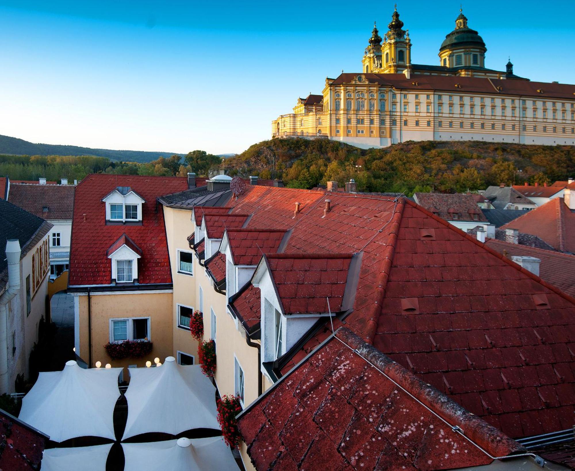 Hotel Restaurant Zur Post Melk Eksteriør billede
